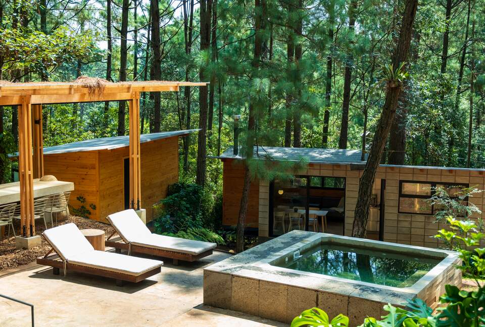 Modern Forest Retreat Among the Pines of Valle de Bravo - Valle de Bravo, Mexico
