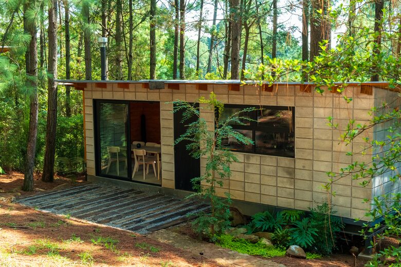 Modern Forest Retreat Among the Pines of Valle de Bravo - Valle de Bravo, Mexico