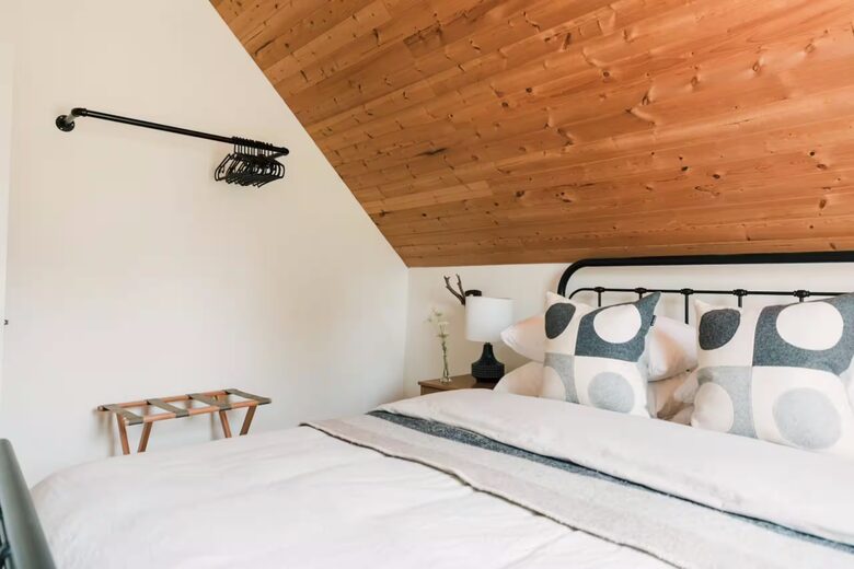 Sandbanks Dunes Retreat with West Lake Sunsets - Picton, Canada