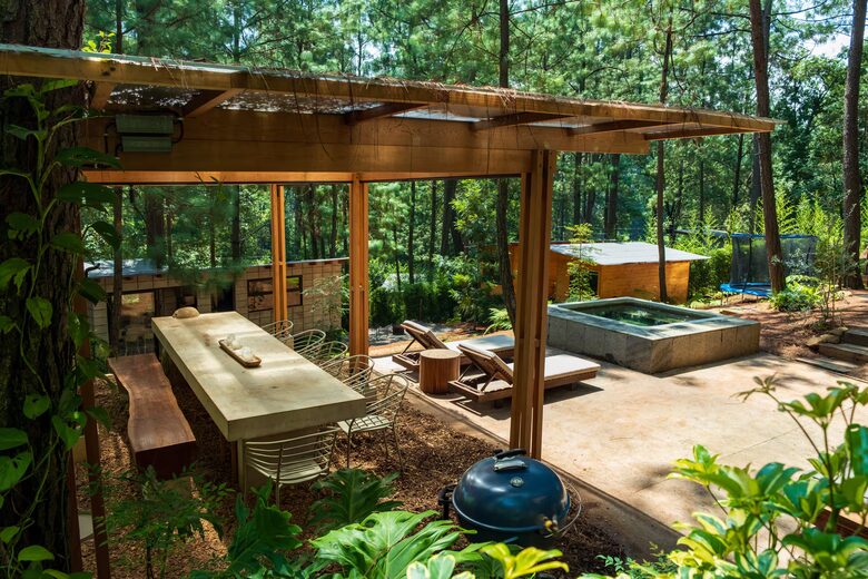 Modern Forest Retreat Among the Pines of Valle de Bravo - Valle de Bravo, Mexico