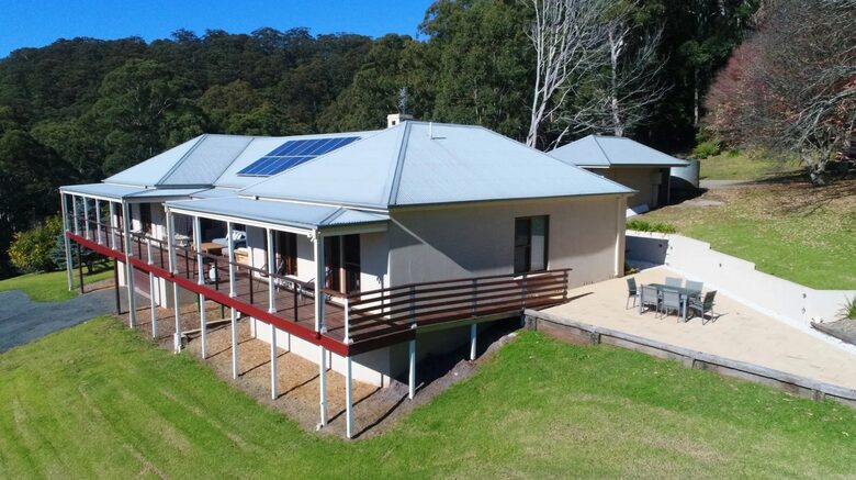 96-Acre Kangaroo Valley Lodge with Mountain Views - Bellawongarah, Australia