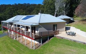 96-Acre Kangaroo Valley Lodge with Mountain Views - Bellawongarah, Australia