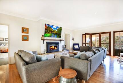 96-Acre Kangaroo Valley Lodge with Mountain Views - Bellawongarah, Australia