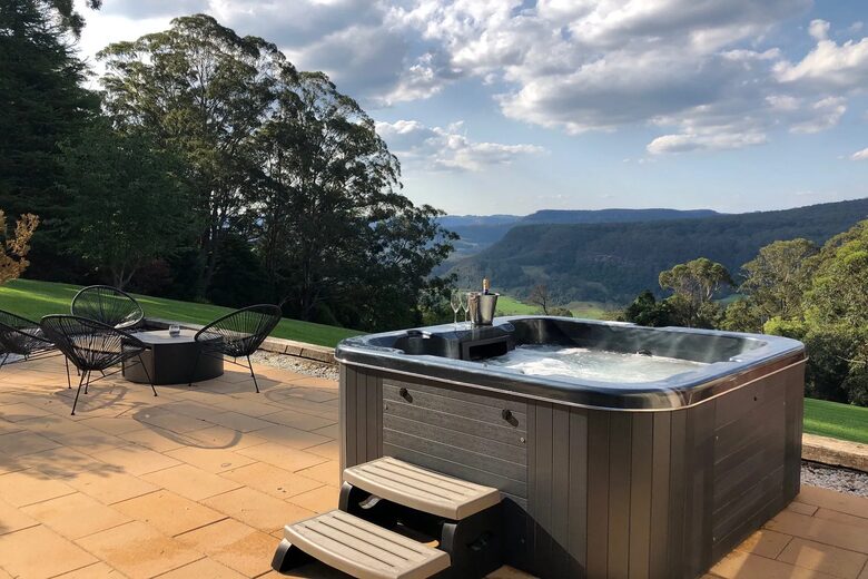 96-Acre Kangaroo Valley Lodge with Mountain Views - Bellawongarah, Australia
