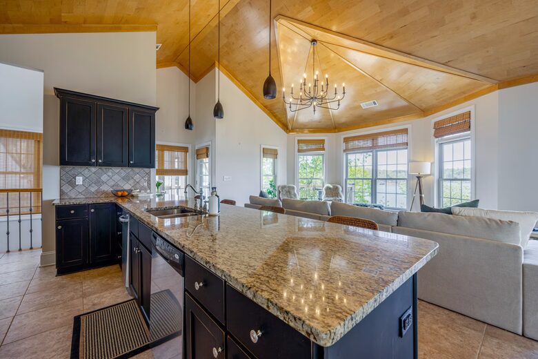 Lewis Smith Lakefront Retreat with Private Boat Slip - Bremen, Alabama