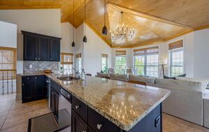 Lewis Smith Lakefront Retreat with Private Boat Slip - Bremen, Alabama