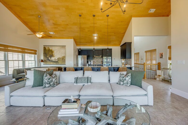 Lewis Smith Lakefront Retreat with Private Boat Slip - Bremen, Alabama