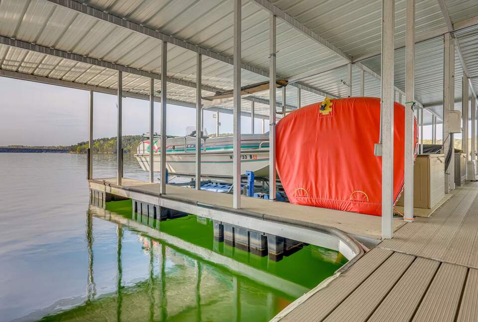 Lewis Smith Lakefront Retreat with Private Boat Slip - Bremen, Alabama