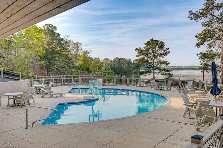 Lewis Smith Lakefront Retreat with Private Boat Slip - Bremen, Alabama