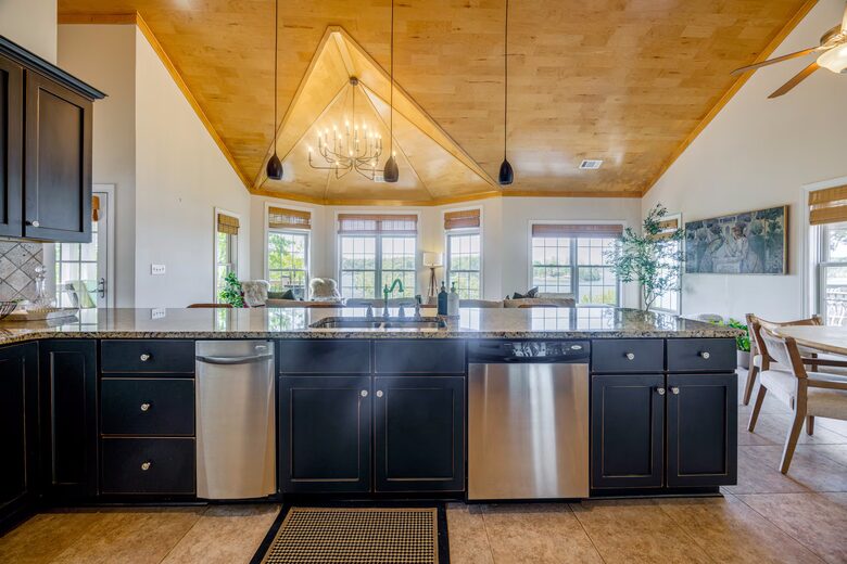 Lewis Smith Lakefront Retreat with Private Boat Slip - Bremen, Alabama