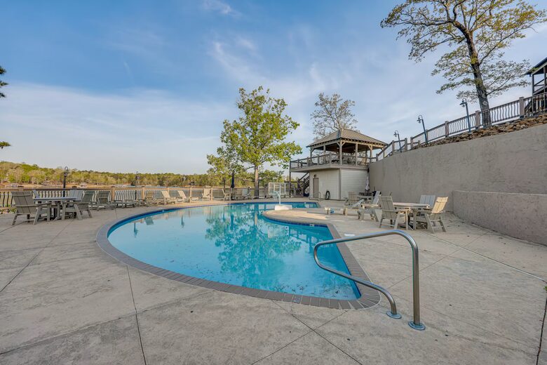 Lewis Smith Lakefront Retreat with Private Boat Slip - Bremen, Alabama