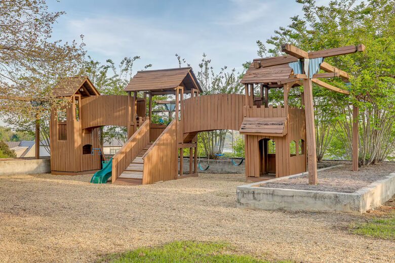 Lewis Smith Lakefront Retreat with Private Boat Slip - Bremen, Alabama