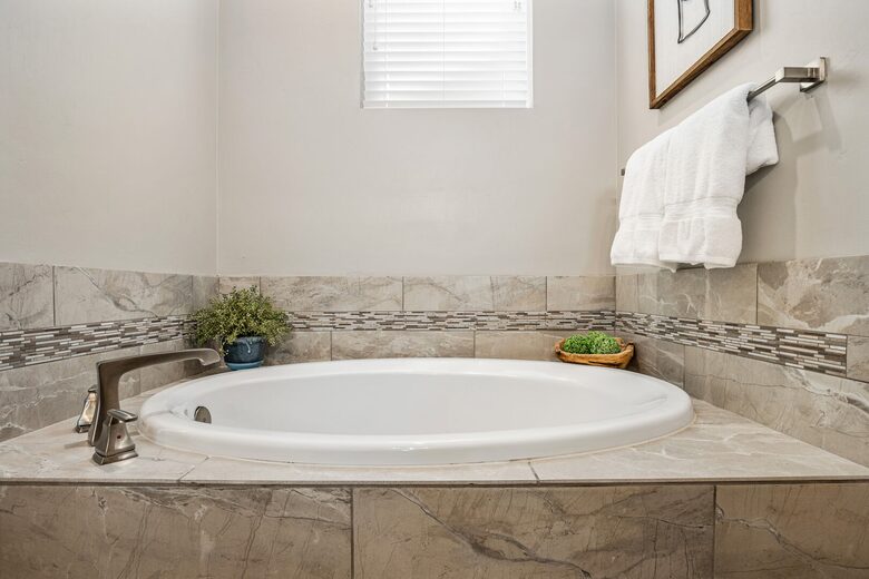 Snow Canyon Retreat with Private Pool and Resort Amenities - Santa Clara, Utah