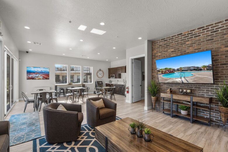 Snow Canyon Retreat with Private Pool and Resort Amenities - Santa Clara, Utah