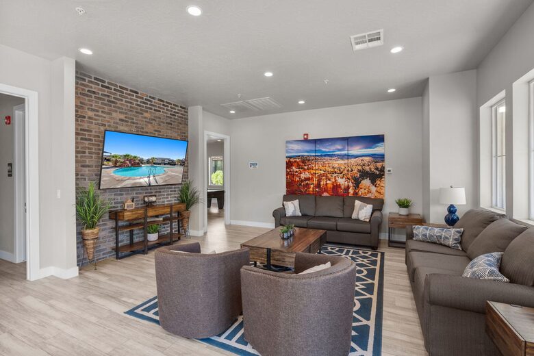 Snow Canyon Retreat with Private Pool and Resort Amenities - Santa Clara, Utah
