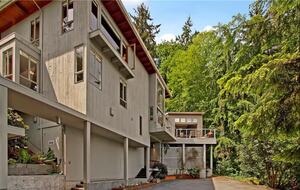Lake Washington Retreat with Private Indoor Pool and Spa - Seattle, Washington