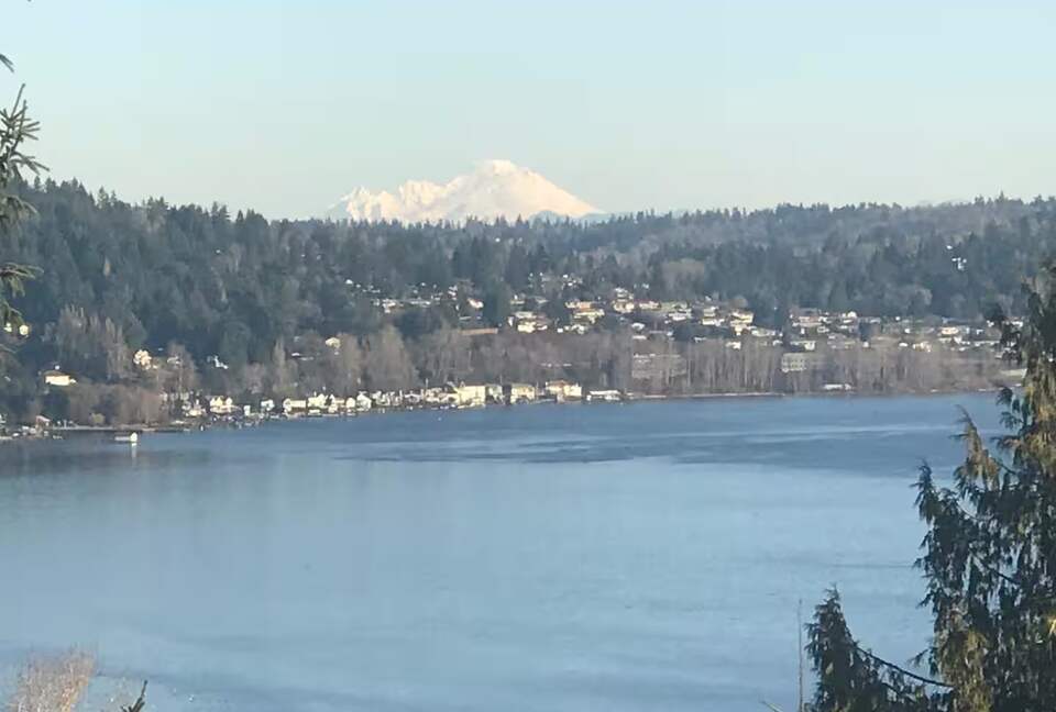 Lake Washington Retreat with Private Indoor Pool and Spa - Seattle, Washington