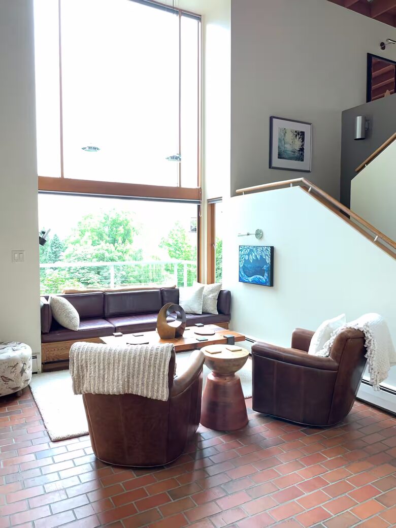 Lake Washington Retreat with Private Indoor Pool and Spa - Seattle, Washington