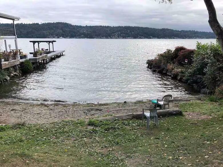 Lake Washington Retreat with Private Indoor Pool and Spa - Seattle, Washington