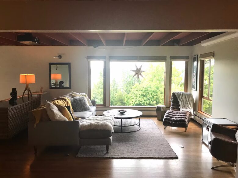 Lake Washington Retreat with Private Indoor Pool and Spa - Seattle, Washington