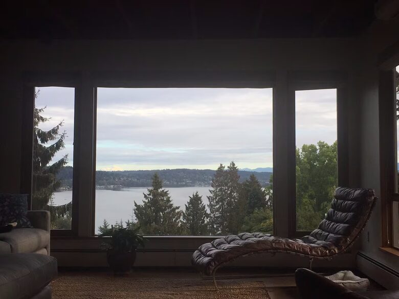 Lake Washington Retreat with Private Indoor Pool and Spa - Seattle, Washington