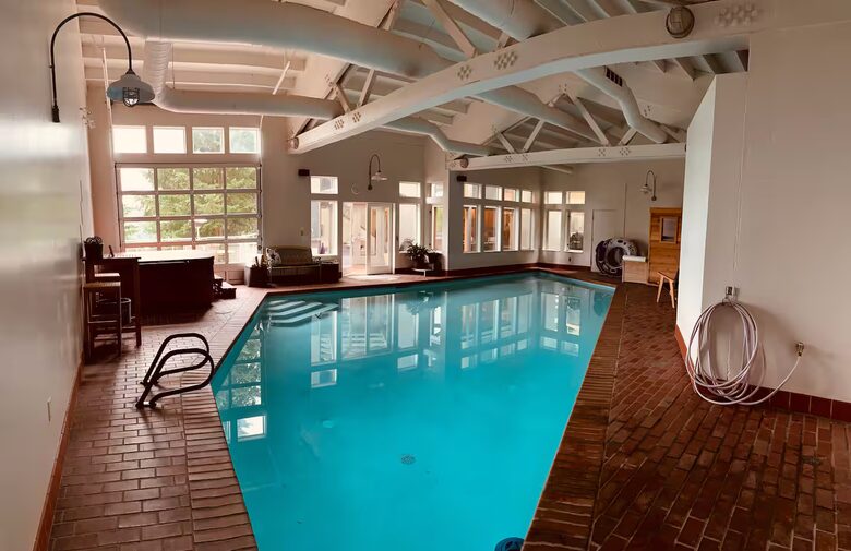 Lake Washington Retreat with Private Indoor Pool and Spa - Seattle, Washington
