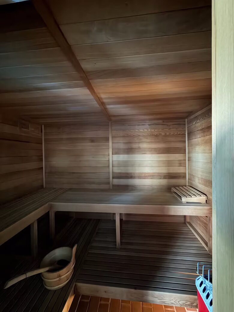 Lake Washington Retreat with Private Indoor Pool and Spa - Seattle, Washington
