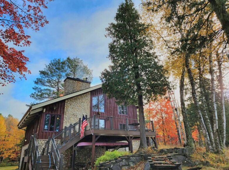 Eagles Nest Lakefront Lodge with Two Private Docks - Ely, Minnesota