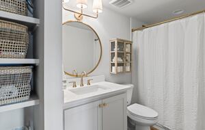 Lake Martin Cabin Retreat - Alexander City, Alabama