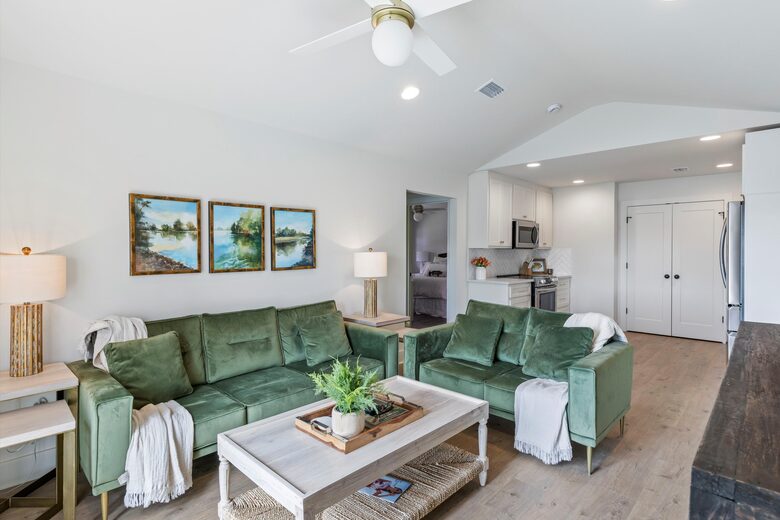 Lake Martin Cabin Retreat - Alexander City, Alabama