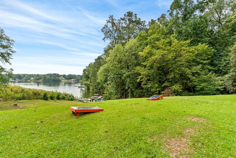 Lake Martin Cabin Retreat - Alexander City, Alabama