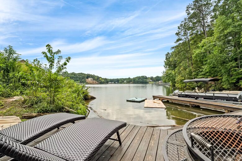 Lake Martin Cabin Retreat - Alexander City, Alabama