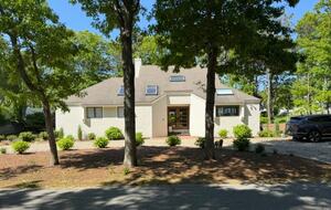 Fairway Retreat in New Seabury | Golf Course Views & Coastal Living - Mashpee, Massachusetts