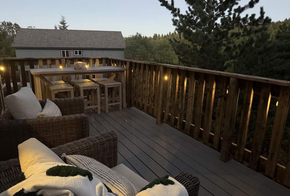 Twin Peaks Mountain Retreat with Scenic Deck and Fireplace - Twin Peaks, California
