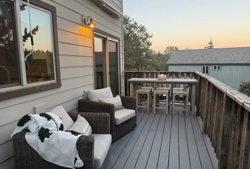 Twin Peaks Mountain Retreat with Scenic Deck and Fireplace - Twin Peaks, California