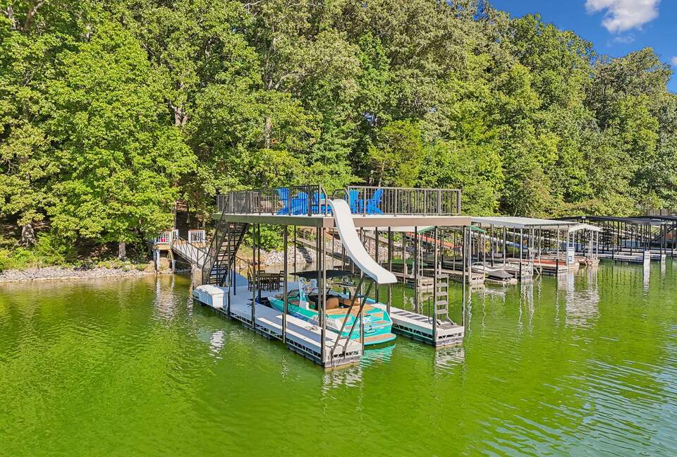 Tims Ford Lake Retreat with Private Dock and Theater - Winchester, Tennessee