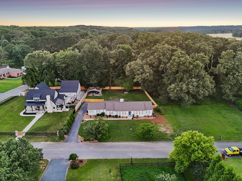 Tims Ford Lake Retreat with Private Dock and Theater - Winchester, Tennessee