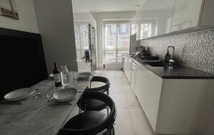 Refined Versailles Apartment Near the Palace - Versailles, Paris, France