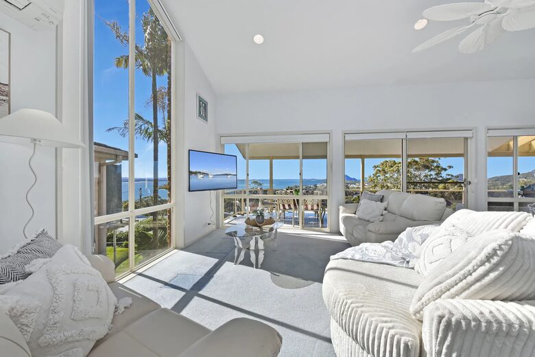 Nelson Bay Retreat with Panoramic Port Stephens Views - Nelson Bay, Australia