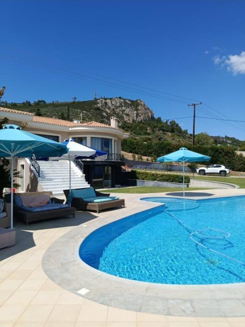 Garden and Pool Villa in East Attica - Agii Apostoli, Greece