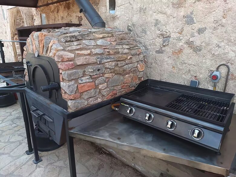 The Off Grid Bergerie - Fitou, France