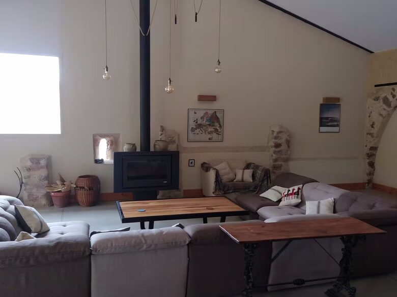 The Off Grid Bergerie - Fitou, France
