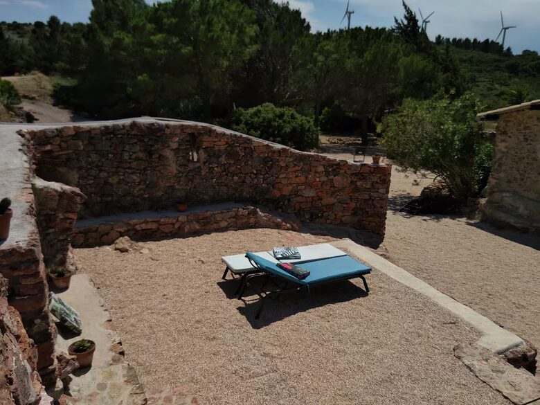 The Off Grid Bergerie - Fitou, France