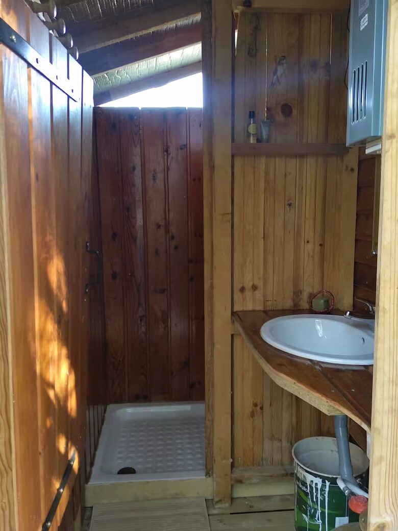 The Off Grid Bergerie - Fitou, France