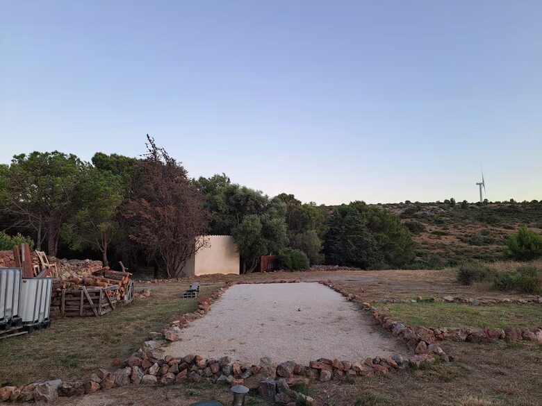 The Off Grid Bergerie - Fitou, France