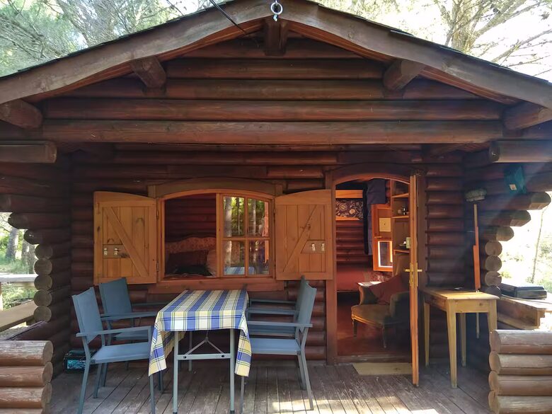 The Off Grid Bergerie - Fitou, France