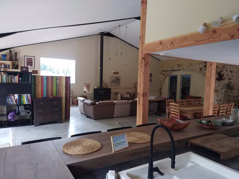 The Off Grid Bergerie - Fitou, France