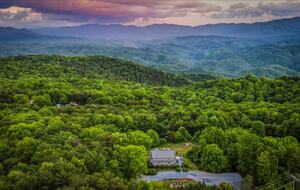 Smoky Mountain Cabin with Panoramic Views and Private Hot Tub - Tallassee, Tennessee