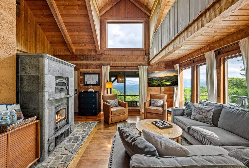 Smoky Mountain Cabin with Panoramic Views and Private Hot Tub - Tallassee, Tennessee