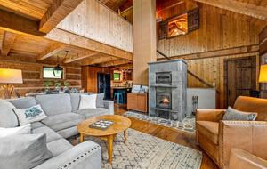 Smoky Mountain Cabin with Panoramic Views and Private Hot Tub - Tallassee, Tennessee